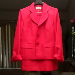 Le Suit skirt suit. Size 8. Rich red color.